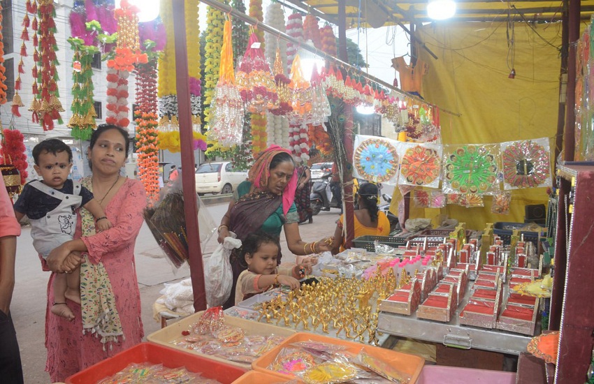 The auspicious constellation on which Shri Krishna was born in Dwapar