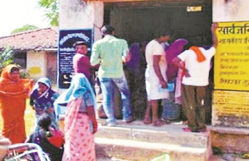 कब सुधरेगी सरकारी व्यवस्था ....आधा महीना निकलने के बाद भी ठीक नहीं हुआ सर्वर, 70 लाख लोगों को नहीं मिला राशन