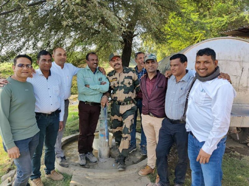 २५० की आबादी में हर घर में एक अधिकारी, १२ अफसर, तीन डॉक्टर व आधा दर्जन शिक्षक