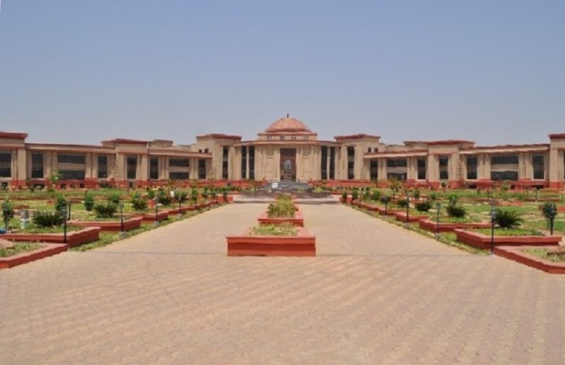 High Court : CG में दण्ड संहिता में संशोधन के लिए दायर की गई याचिका, धारा 354 D को दी चुनौती,जानें पूरा मामला