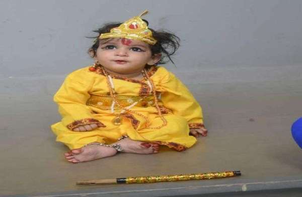 कृष्ण जन्माष्टमी: नन्हे-मुन्नों ने धरा कान्हा का स्वरुप, देखें फोटो