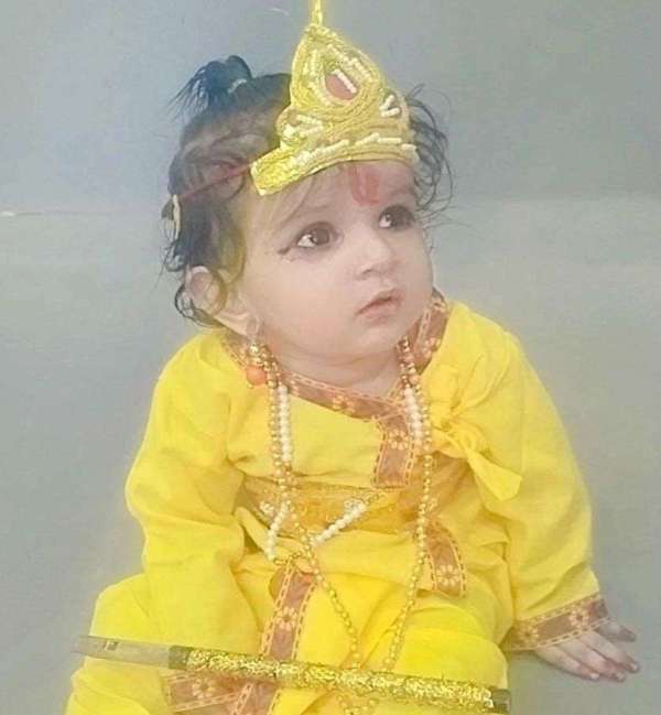 कृष्ण जन्माष्टमी: नन्हे-मुन्नों ने धरा कान्हा का स्वरुप, देखें फोटो