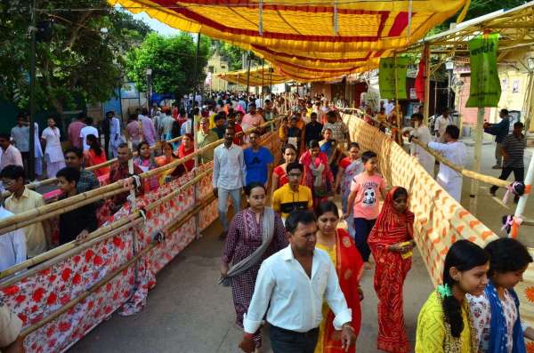 जन्माष्टमी पर मध्यरात्रि अभिषेक के बाद भक्तों को निशुल्क पंजीरी व पंचामृत प्रसाद बांटा जाएगा, जो जयनिवास उद्यान में बने प्रसादी मंच से वितरित किया जाएगा।