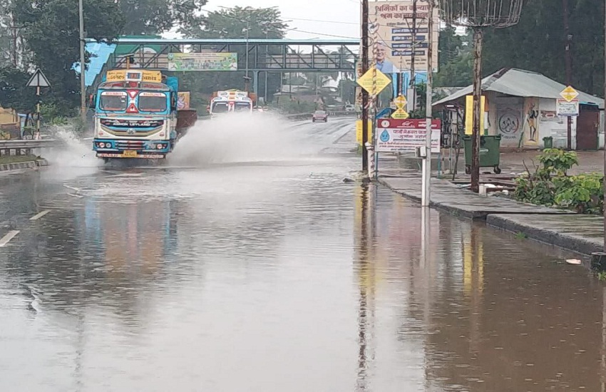 weather update : मानसून का कहर.. 2 दिनों की बारिश से NH-30 तक भरा पानी, देखें VIDEO