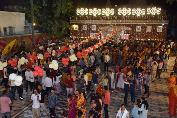कृष्ण जन्मोत्सव पर भक्ति में तल्लीन रहा शहर