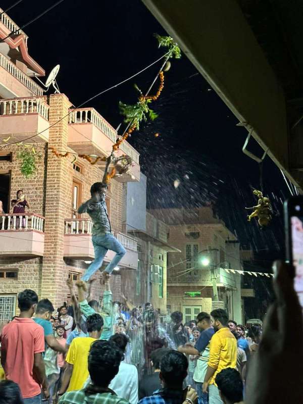 कृष्ण जन्मोत्सव पर भक्ति में तल्लीन रहा शहर