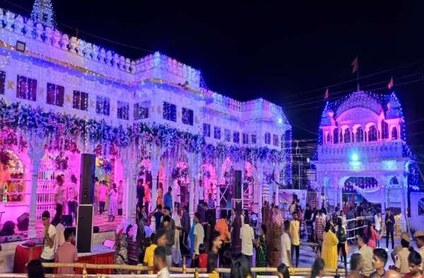 नन्दोत्सव पर आनंदित हुई शिक्षा नगरी, झांकियों के दर्शन कर पाया सुख...देखिए तस्वीरें