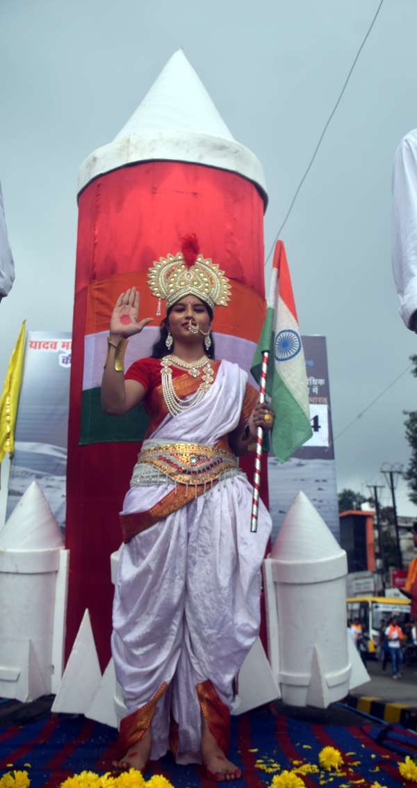 चॅद्रयान की झाकियॉ    