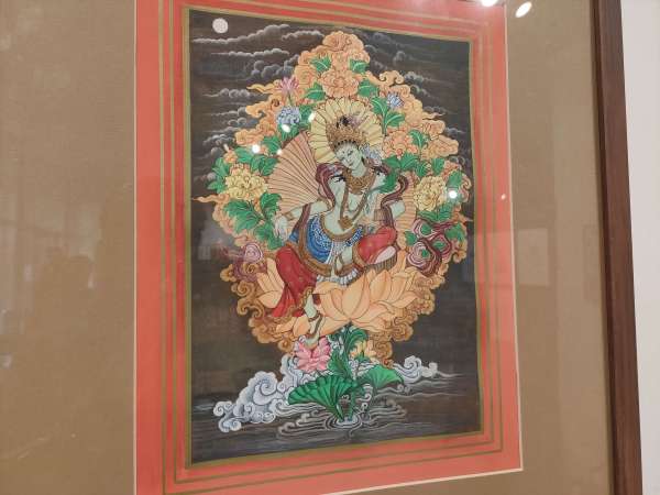 Everyday life and human nature depicted on canvas