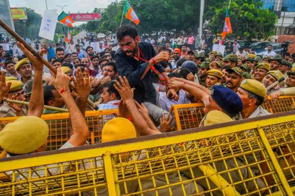 demo by bjp Yuva morcha