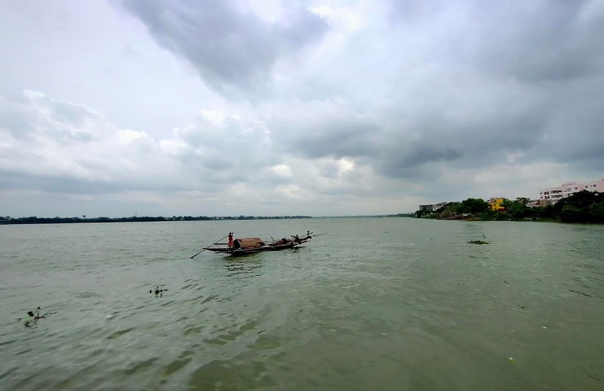 कोडनार घाट में ग्रामीणों से भरी नाव पलटी, 7 लोग लापता.. रेस्क्यू टीम कर रही तलाश