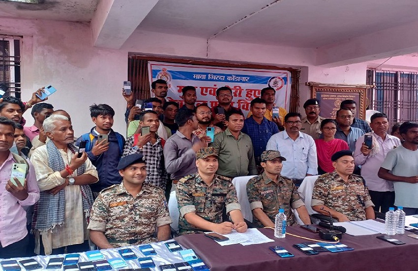 शातिर चोर आए पुलिस के हत्थे, साइबर सेल की मदद से 35 लाख कीमत की मोबाइल बरामद, देखें video