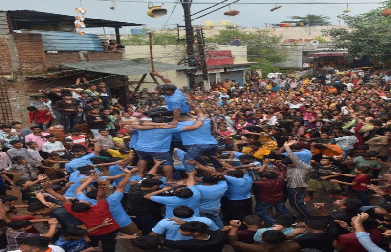 कृष्ण जन्माष्टमी : श्रद्धा के साथ भगवान का जन्मोत्सव मनाया, शहर के ज्यादातर इलाकों में मटकी फोड़ आज