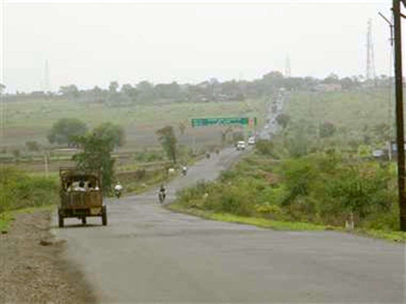 VIP road to dumna airport