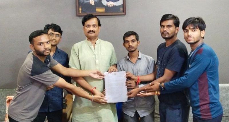 Eligibility of candidates should be increased to 15% instead of 6 in MP SET exam.