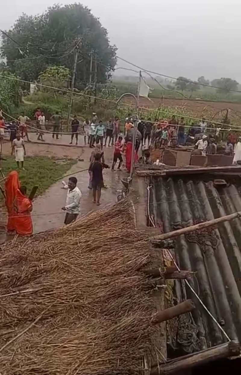 मुरैना के नरसिंह गढ़ में चली लाठियां, वीडियो वायरल