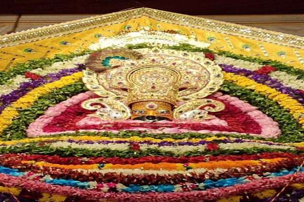 khaatoo naresh ke darabaar mein jama bhakti ka rang