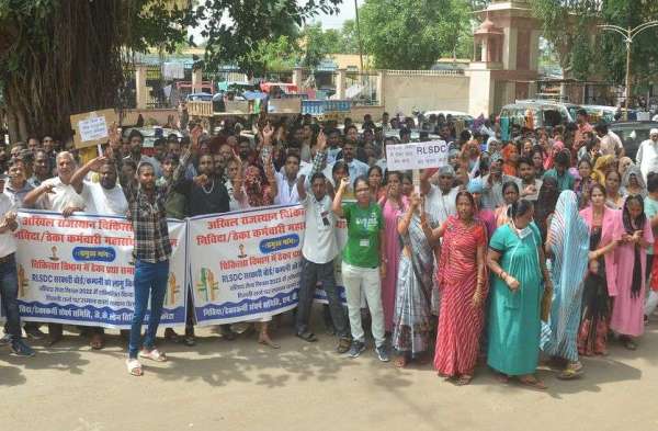 न पर्ची कटी, न इलाज मिला, मरीज परेशान