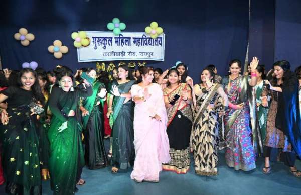  इस अवसर पर स्टूडेंट्स ने टीचर्स के लिए कई तरह के कॉम्पिटिशन रखे थे।