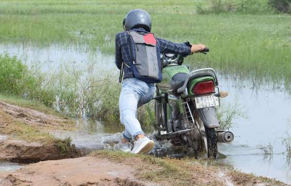 Colonies remained submerged in waterlogging, administration kept sweating on VIP tour...see pictures