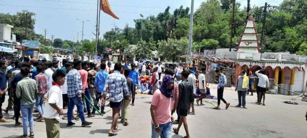 people blocked the road