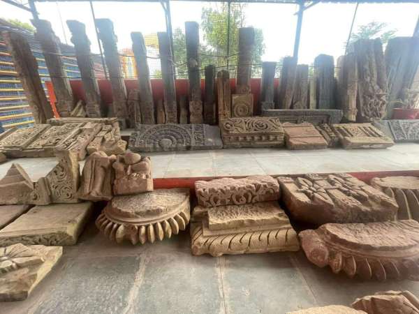 2020 में मंदिर निर्माण के लिए नींव भरे जाने के लिए हुई खुदाई में मिले थे प्राचीन अवशेष