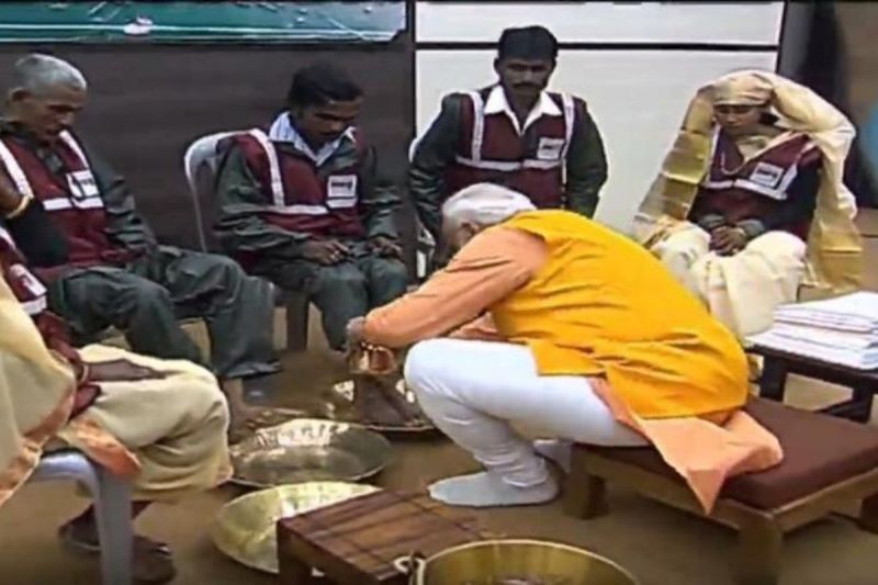  PM Modi birthday BJP take 73 sanitation workers Ayodhya by plane