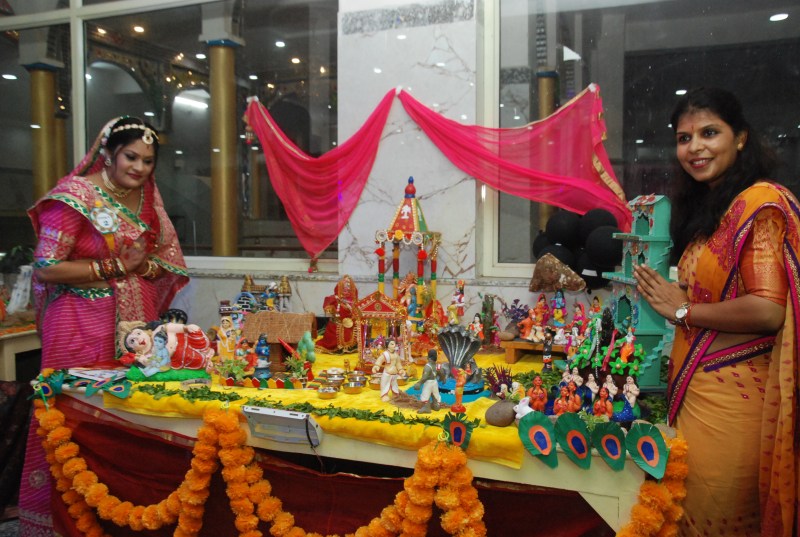 एकल नृत्य में दिखाया हुनर, कृष्ण लीला की झांकी सजाई