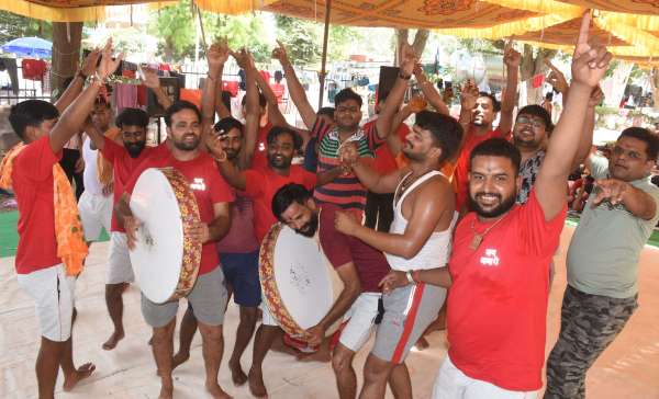 Bhadve came crying for months, Baba came crying for fairs again