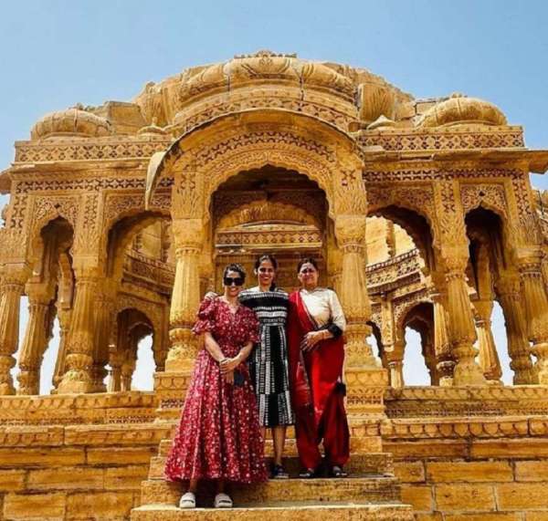 बड़ाबाग की कलात्मक छतरियां देखी