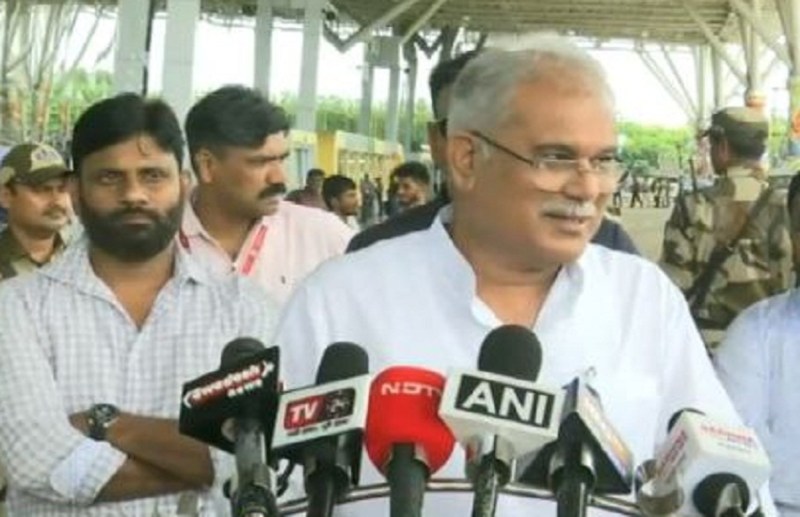 CG Election 2023 : हैदराबाद में बन रहा कांग्रेस का खास प्लान, CM बघेल हुए रवाना, मीडिया से की बात, कहा— पीएम मोदी फिर झूठ परोसकर चले गए..