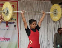 Regional Games: जिला स्तरीय वेटलिफ्टिंग प्रतियोगिता में विधि और भावेश ने जीता
बेस्ट वेटलिफ्टर का खिताब - image