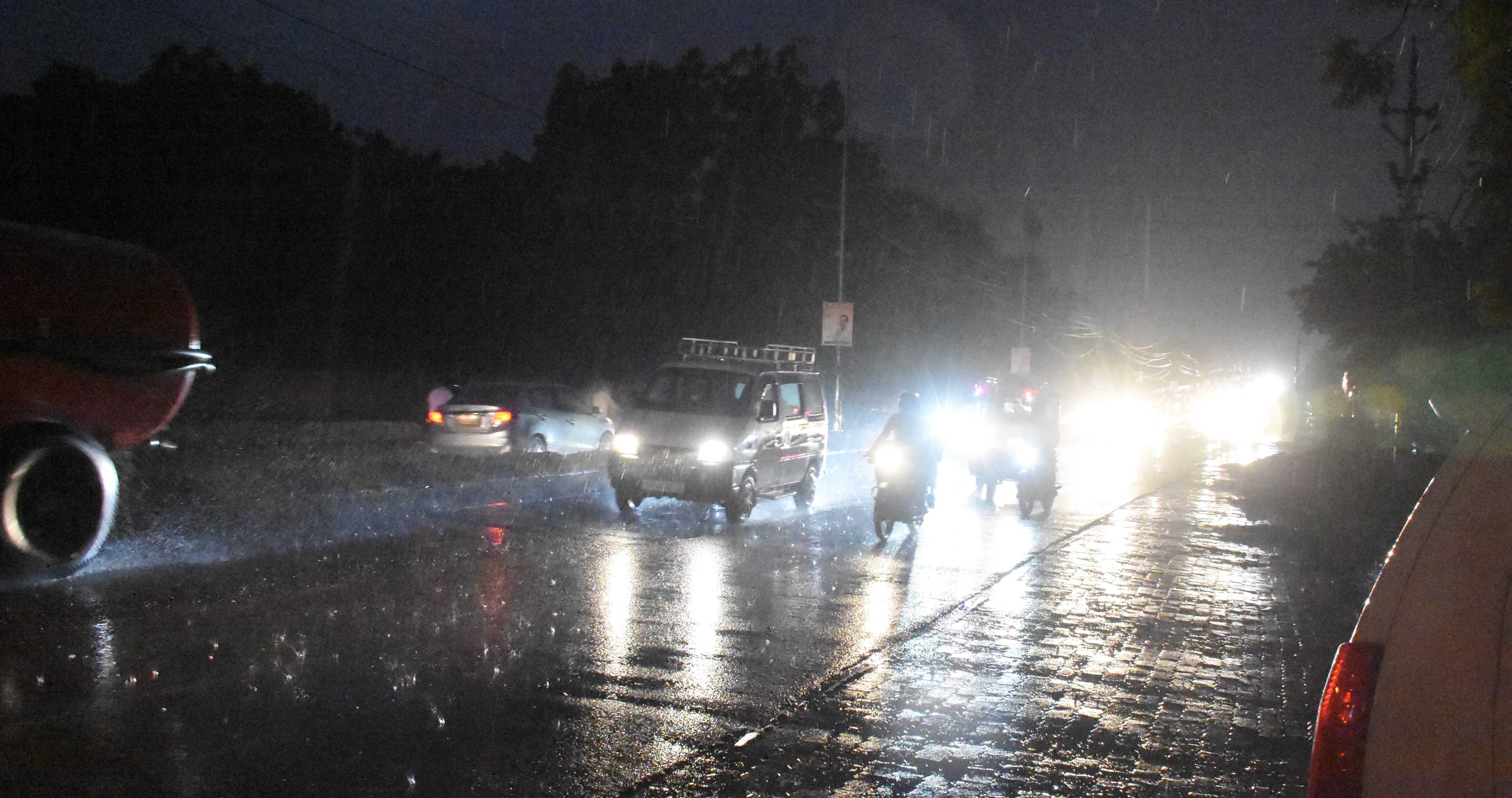 Bikaner Weather : टिप-टिप बरसता रहा पानी, शहर सहित कई गांव तर-ब