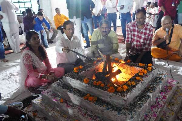विश्वकर्मा का पूजन अर्चन