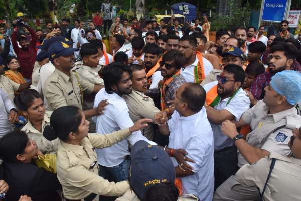 heated-clash-between-bjp-and-congress