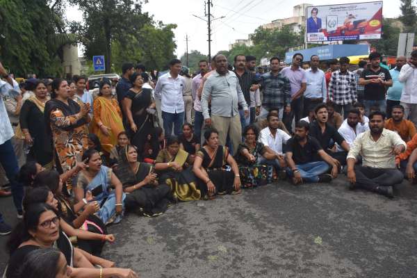 heated-clash-between-bjp-and-congress