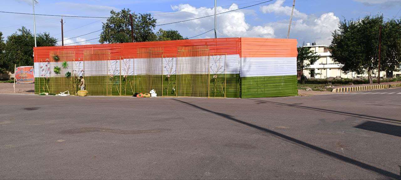 चौक-चौराहो पर स्वागत की रंगोली बनाई गई