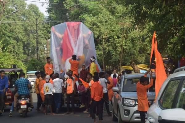 मूर्ती स्थापना का क्रम जारी 