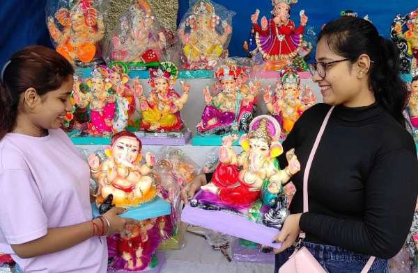 घर में पधारो गजाननजी, म्हारे घर में पधारो...देखिए तस्वीरें 