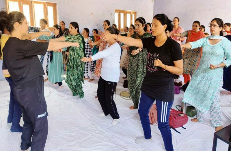 ‘आप सीख चुकी, अब बालिकाओं में भी नजर आए आत्मरक्षा का हुनर’