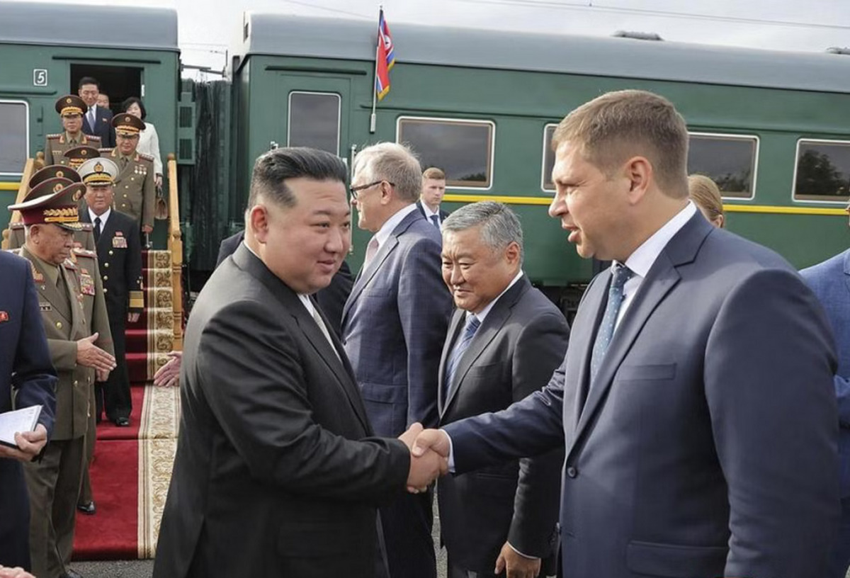 kim_jong_un_returns_to_north_korea.jpg