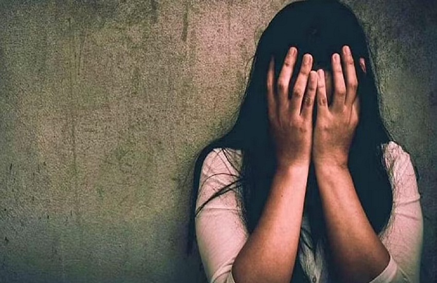 फार्मेसी छात्रा के साथ ऑटो ड्राइवर ने किया रेप, पहले दिया नशीली दवाई फिर... मचा हड़कंप
