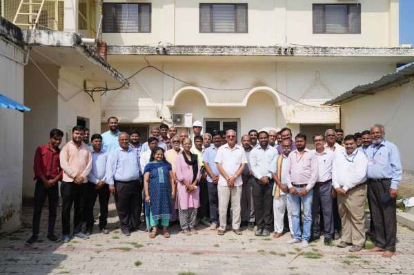 राम मंदिर ट्रस्ट के इंजीनियरिंग डिपार्टमेंट व टाटा कंसल्टेंसी के इंजीनियर व अधिकारी