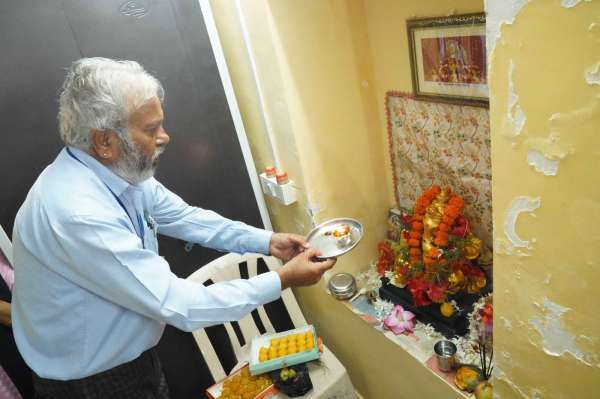 राम मंदिर ट्रस्ट के इंजीनियरिंग डिपार्टमेंट कार्यालय में भगवान गणेश की प्रतिमा 