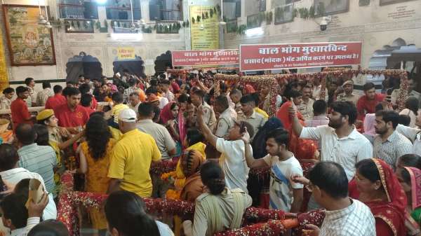 Devotees of Moti Dungri Ganeshji gathered, queues formed