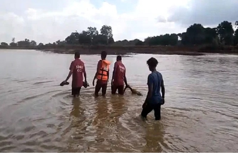 Accident in Jagdalpur! Bodies of mother and daughter found in Orange River