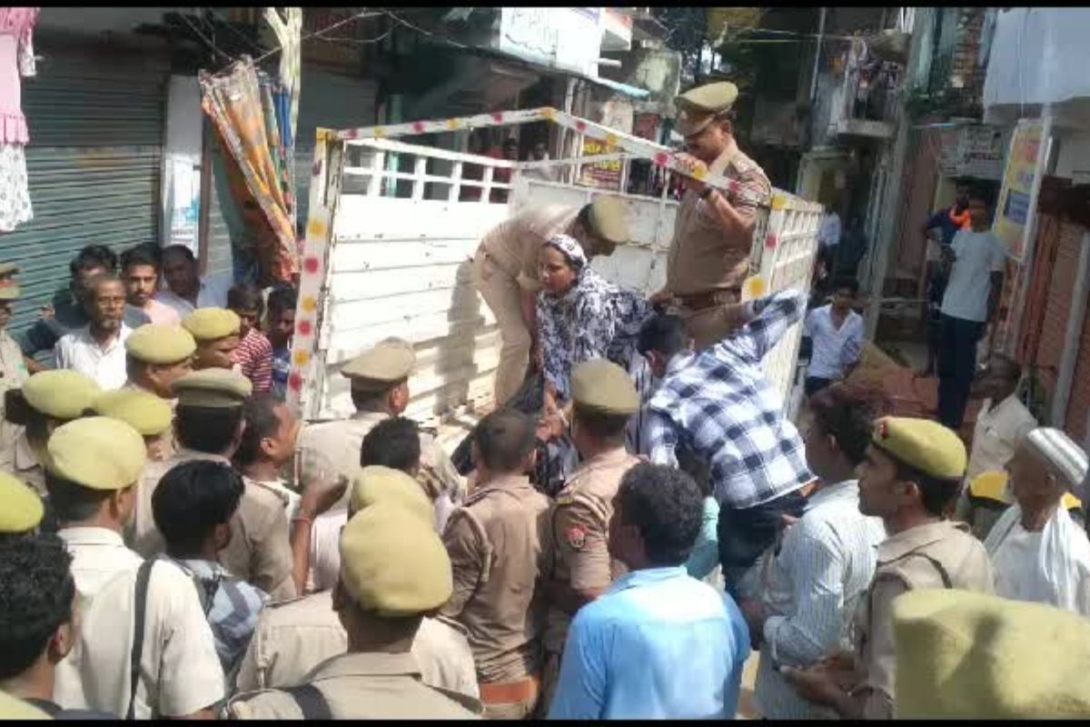 Father and son shot dead in broad daylight in Azamgarh