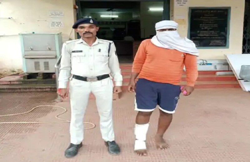 भतीजे ने युवती से की छेड़छाड़.......लड़की के दोस्तों ने बदला लेने के लिए चाचा को किया किडनैप, 1 आरोपी गिरफ्तार