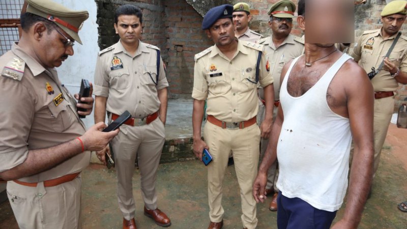 Farrukhabad news: 18 वर्षीय किशोरी का शव बेड के नीचे मिला, हत्या या आत्महत्या?