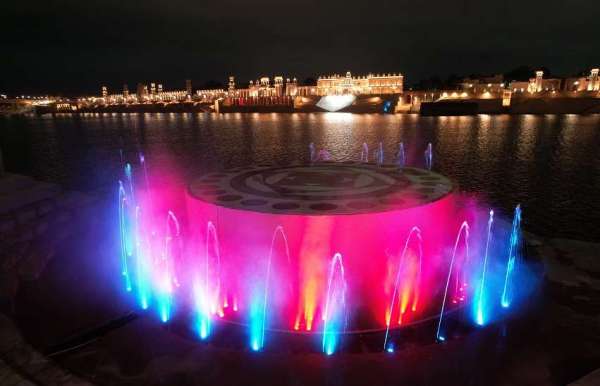  नदी का सुंदर किनारा